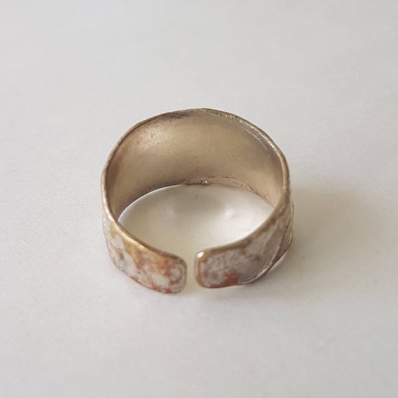 ⚒️ Hammered Metal Ring - Picture 6 of 7
